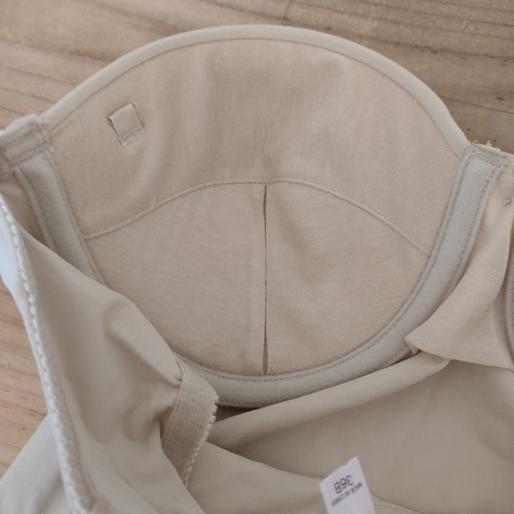 Victoria's Secret Vintage Nude Strapless Underwire Bra Slip Shapewear Size 36B - Picture 4 of 12